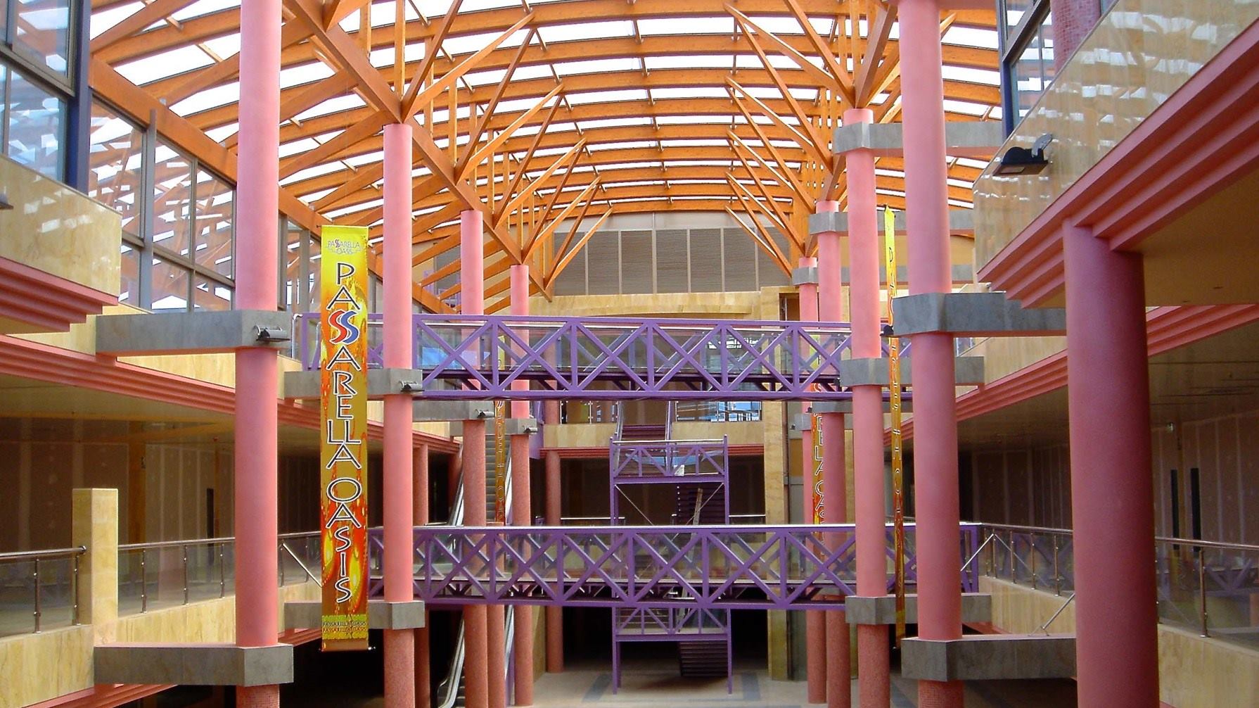 Centro Comercial “Oasis Pasarela” en Los Cristianos, Arona, Tenerife 