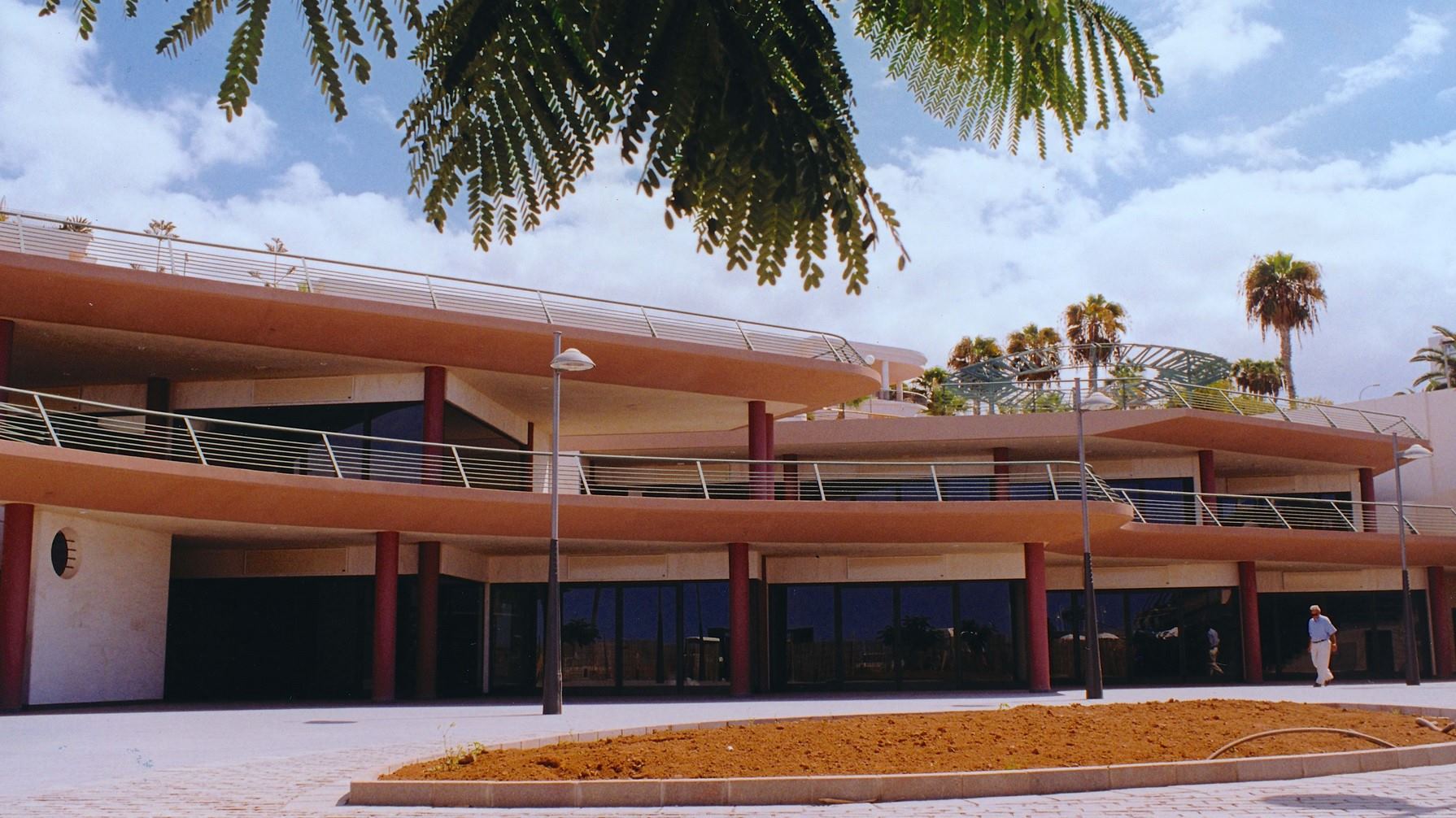  Centro Comercial “Playa” en Puerto Colón, Adeje, Tenerife