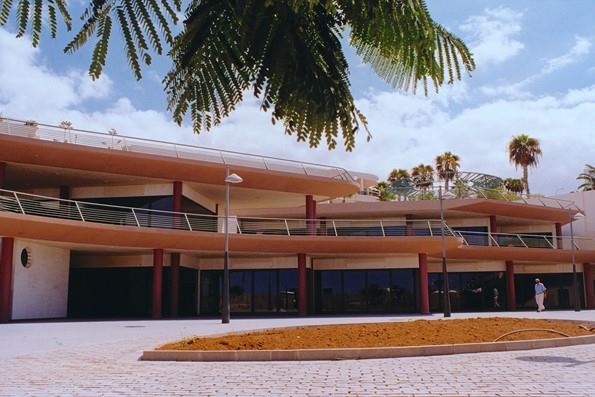  Centro Comercial “Playa” en Puerto Colón, Adeje, Tenerife